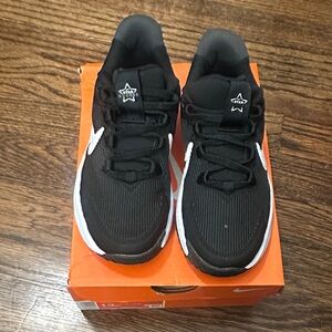 Nike Kids Black and White Star Sneakers